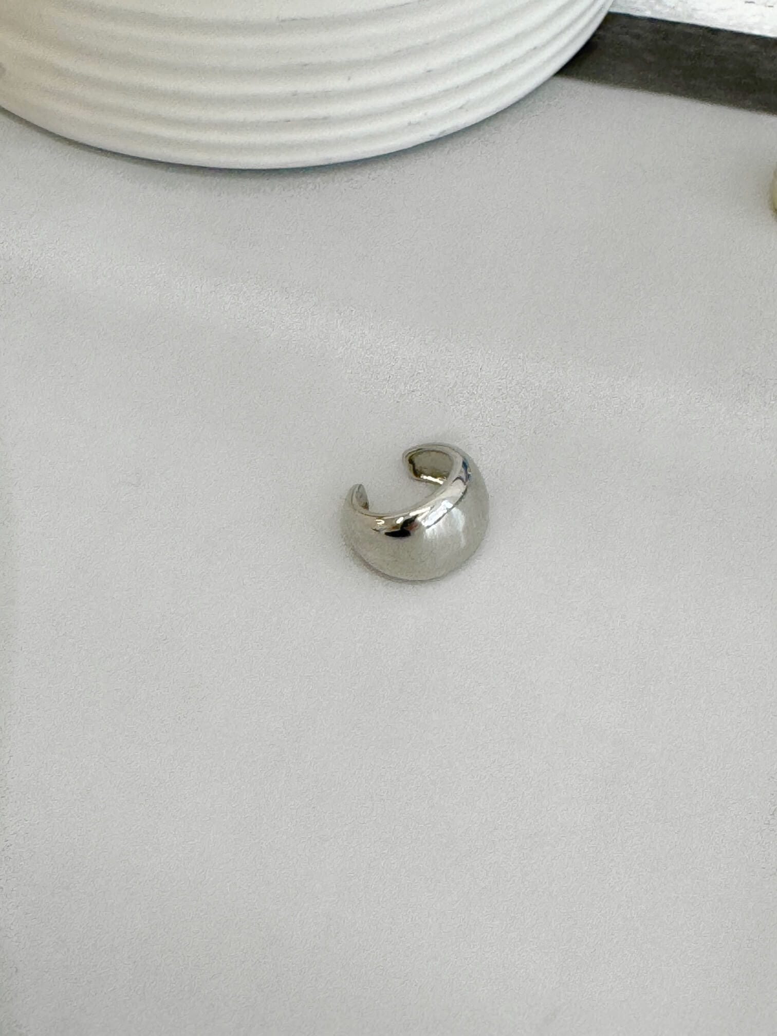 Shireen mini earcuff as