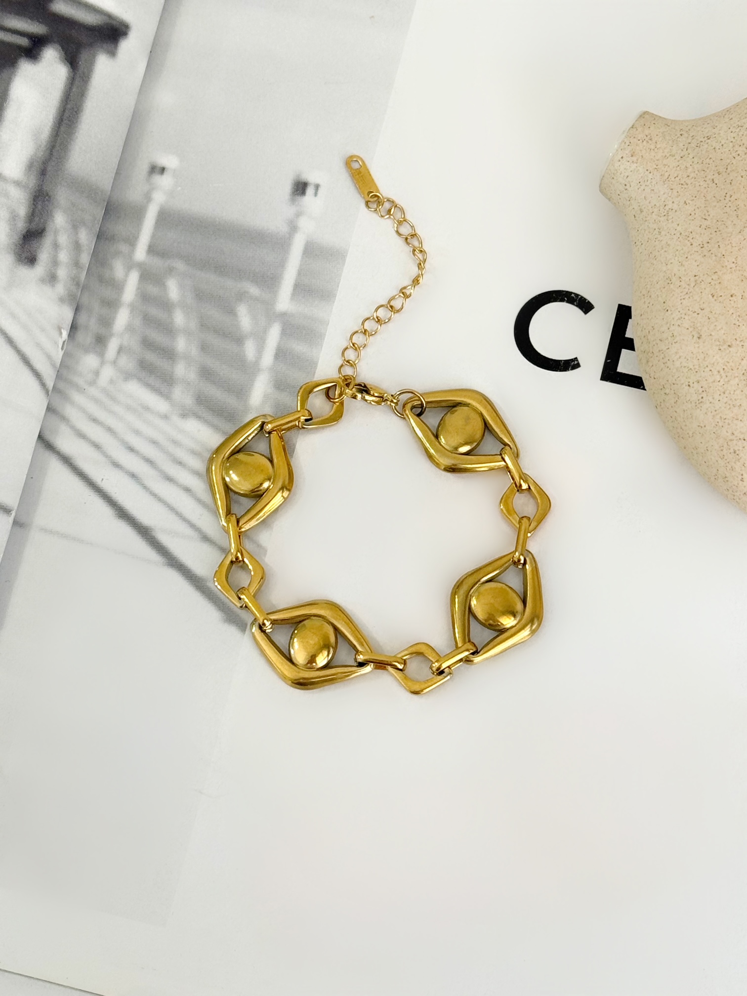 Facetune_10-09-2025-22-32-54