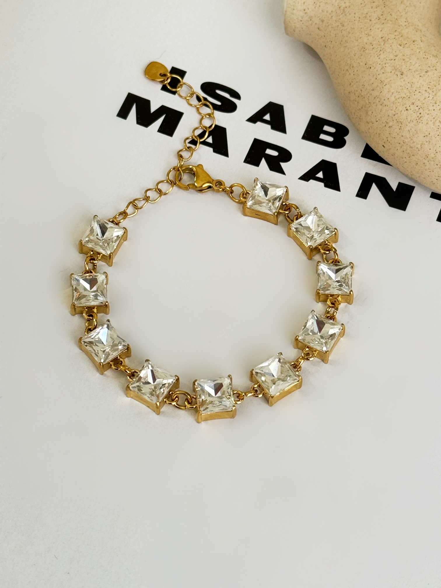 Facetune_10-09-2025-23-49-54