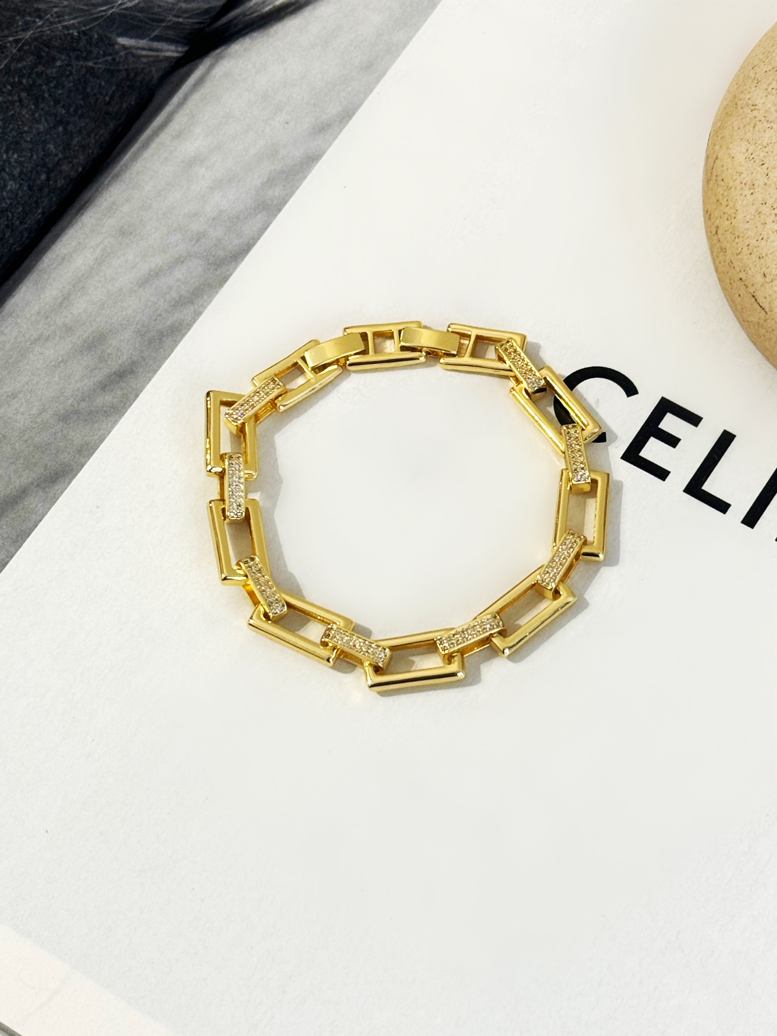 Facetune_09-12-2025-15-15-02