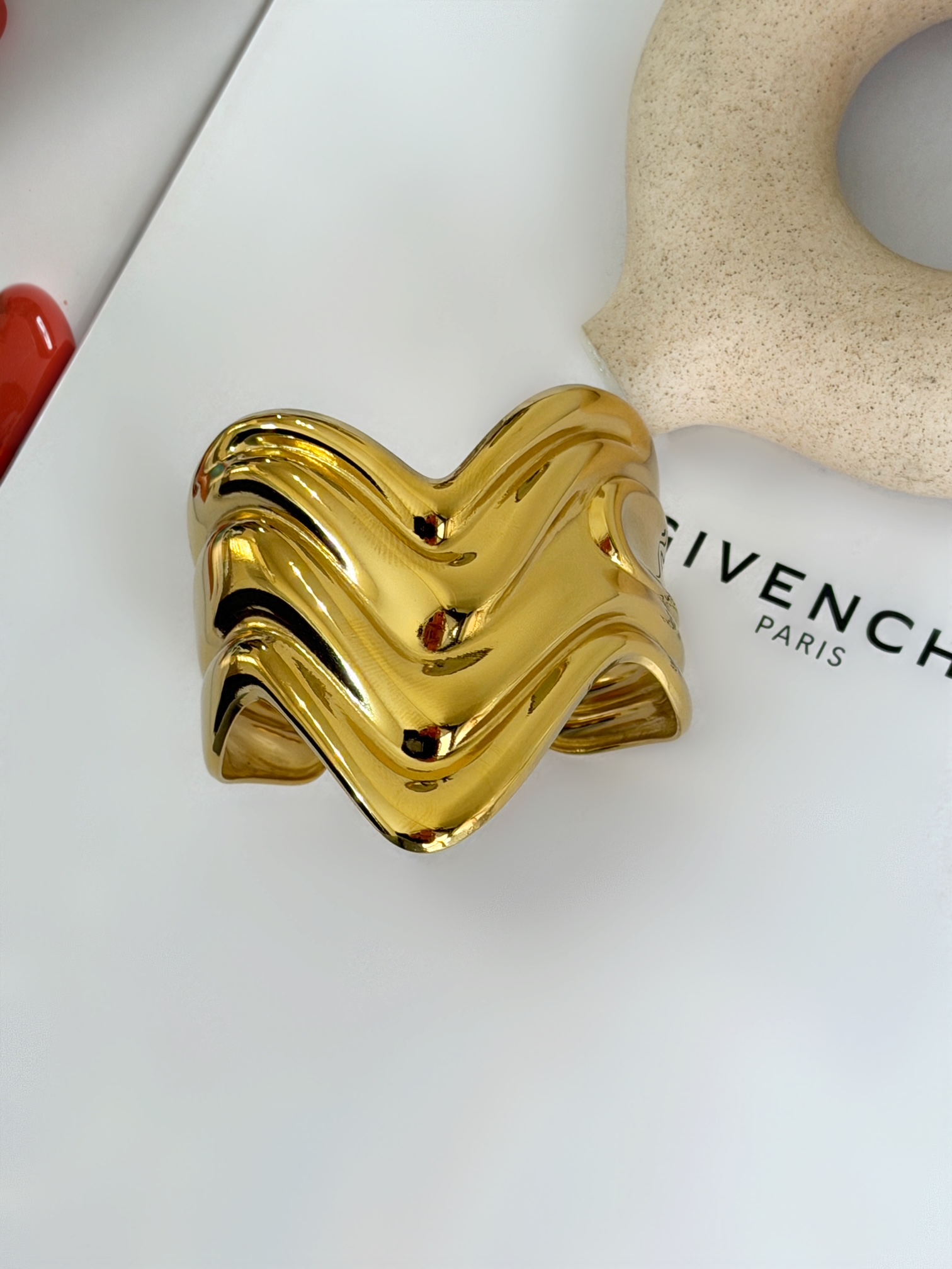 Facetune_28-02-2026-16-05-23